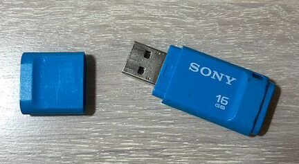 Флэшка USB 3.0 Sony 16 Гб