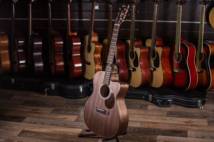 Электроакустическая гитара + Чехол