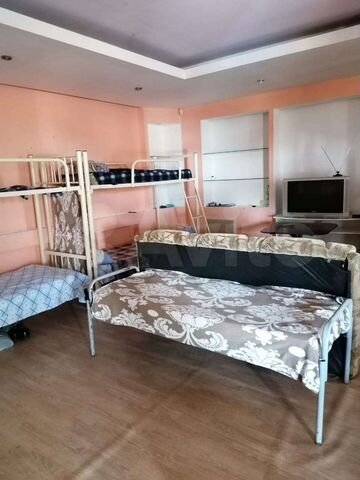 Комната 20 м² в 5-к., 2/2 эт.