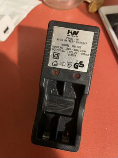 Зарядное устройство для пальчиковых батареек и акк