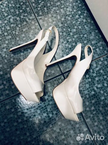 Босоножки женские