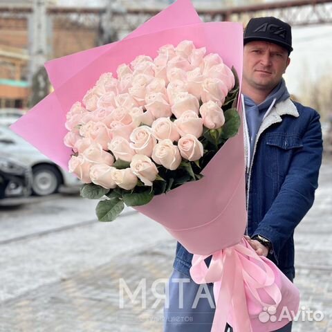 51 роза 80 см розовая Эквадор