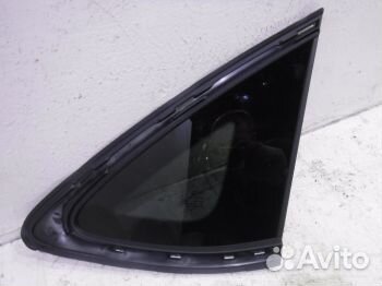 Форточка заднего правого крыла