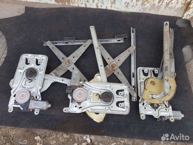 Стеклоподьемник Chrysler 300m