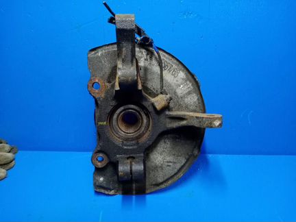 Кулак поворотный правый Митсубиси Лансер 10