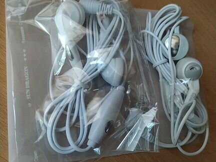 Наушники с микрофоном