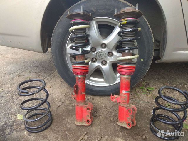 Продам стойки для Тойота Ноаh AZR65