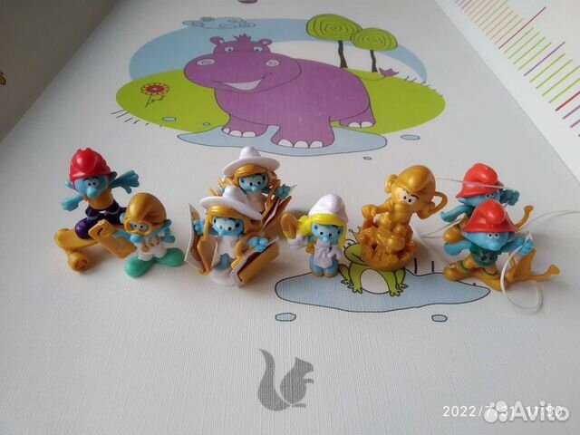 Киндер сюрприз Золотые Смурфики 2022