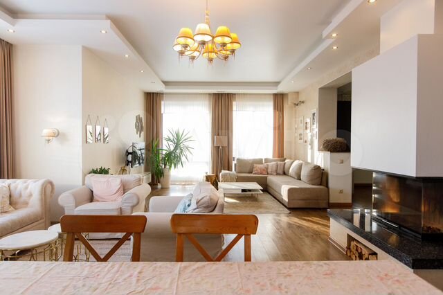 Коттедж 400 м² на участке 43 сот.