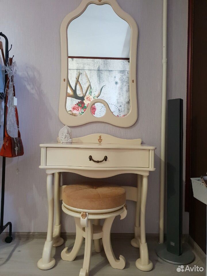 Трюмо в прихожую. Туалетный столик темного цвета. Авито туалетный столик. Авито туалетный столик. Туалетный столик с зеркалом в полный рост.