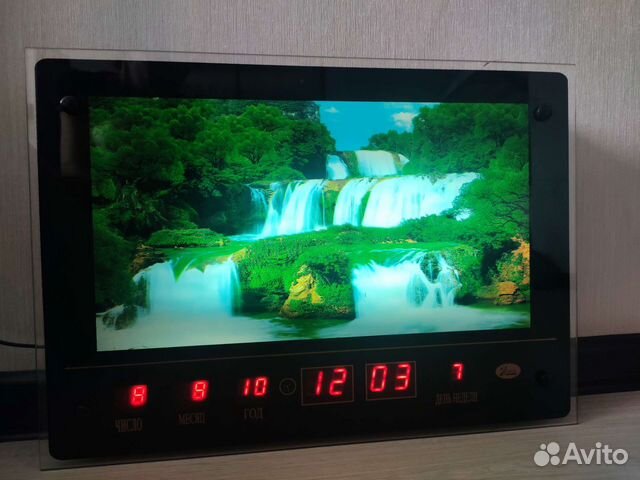 Часы картина водопады