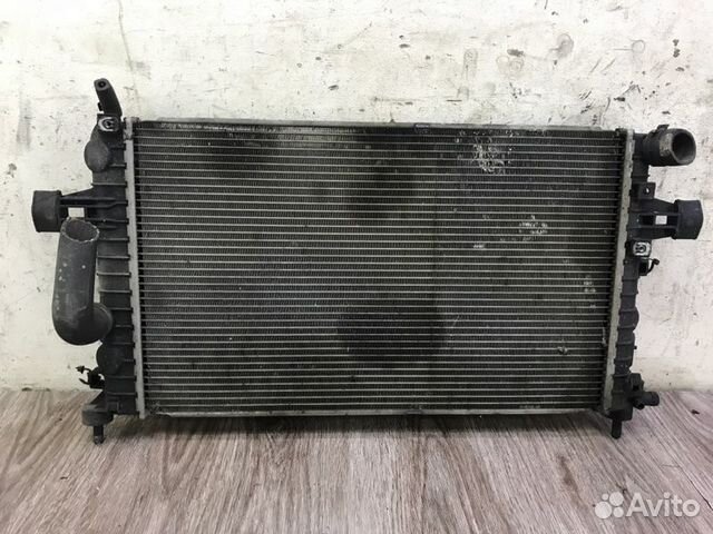 Радиатор двс Opel Astra H Z14XEP 2010