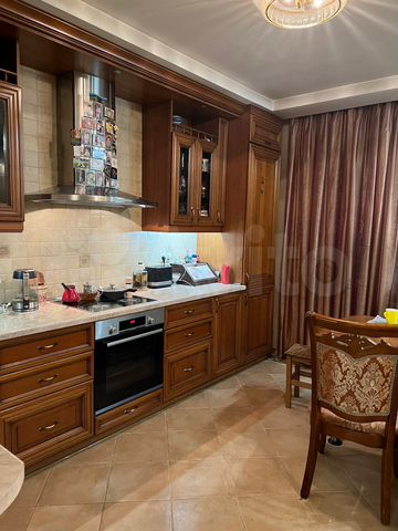 3-к. квартира, 103 м², 5/6 эт.