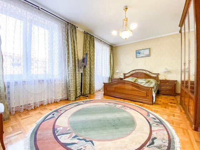 4-к. квартира, 120 м², 3/6 эт.