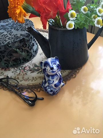 Фарфоровая статуэтка