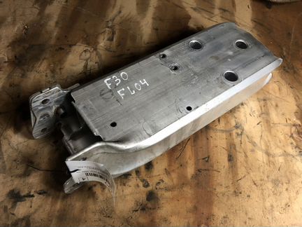 Кронштейн усилителя бампера передний левый bmw f30