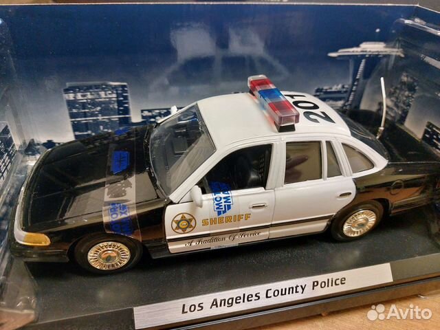 Коллекционная модель Ford Crown Victoria lacp 1:24