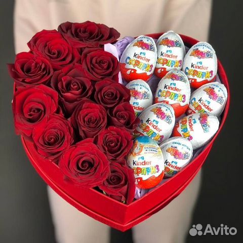 Сердце из роз и киндеров