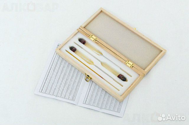 Набор ареометров в деревянном футляре