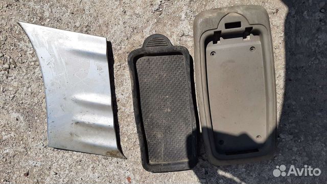 Подставка под межкресельный бокс Крайслер Вояджер