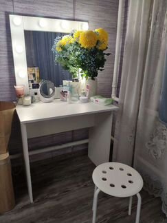 Зеркало с лампочками для макияжа