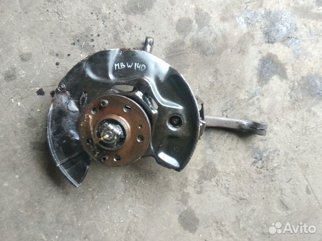 Поворотный кулак правый Мерседес W140