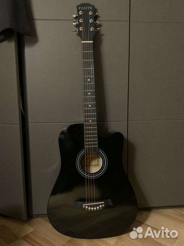 Акустическая гитара