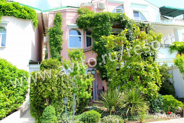 Дом 250 м² на участке 2 сот.