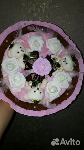 Букет из мягких игрушек и роз из фоамирана