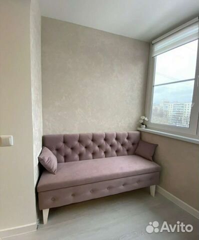 Диван с ящиком, ножки высотой 20 см