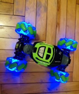 Машинка перевёртыш Зелёный Хайпер Skidding A-006