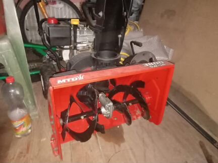 Снегоуборочная машинка MTD