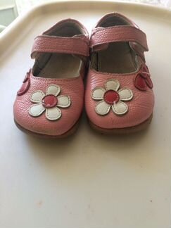 Туфли для девочки 25р