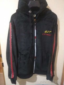 Женский спортивный костюм