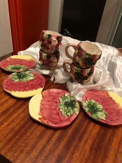 Чашки с блюдцами