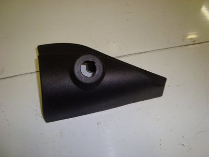 Крышка зеркала внутренняя салонная передняя правая