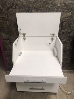 Тумба для маникюрного салона с уф-лампой