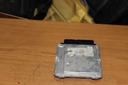 Блок управления двигателем Volkswagen Golf 5