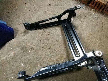 Кронштейн подиум сиденья VW Туарег Audi Q7