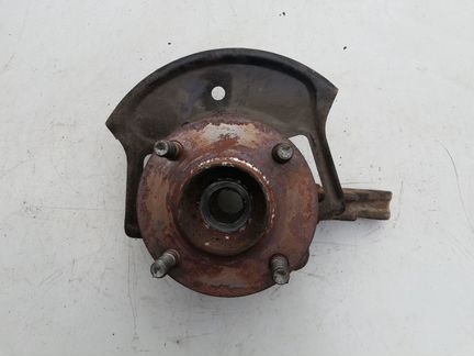 Пов-ый кулак передний правый Nissan Almera B10