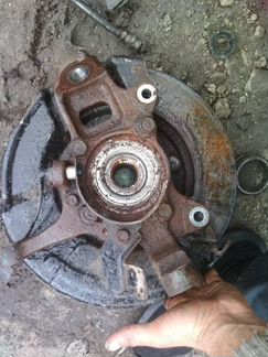 Кулак поворотный левый Mitsubishi L200 (2015-201