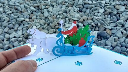 3D открытка Дед Мороз на санях с медведями