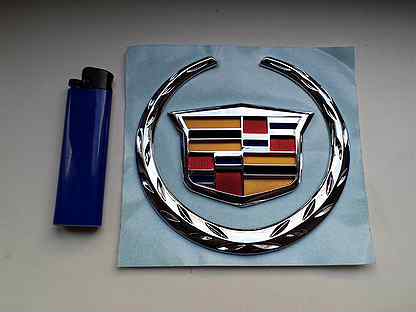 Cadillac logo на крыло