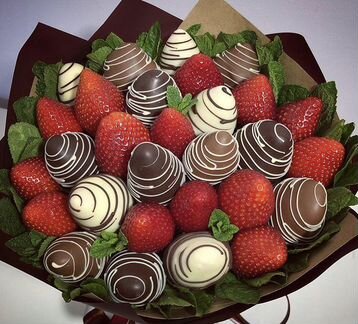 Букет из клубники и шоколада (S, M, L)