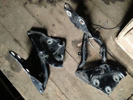 Фольксваген Туарег петли капота 2002-2009г