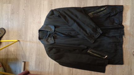 Продаю куртку мужскую на межсезонье и как ветровка