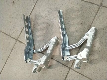 1Z0823301C Петля капота левая octavia