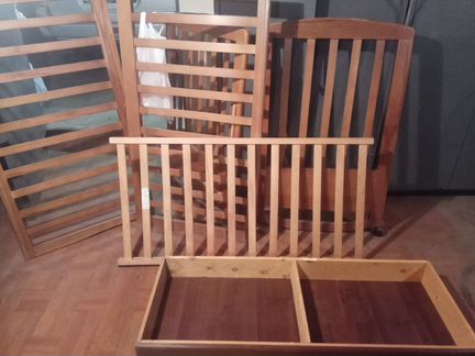 Детская кроватка