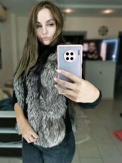 Меховая жилетка из чернобурки