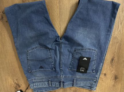 Джинсы Emporio Armani